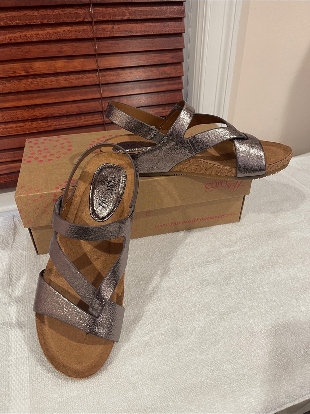 EUROSOFT Gianetta Sandals - Pewter - Size 7 - New in Box - Never Worn